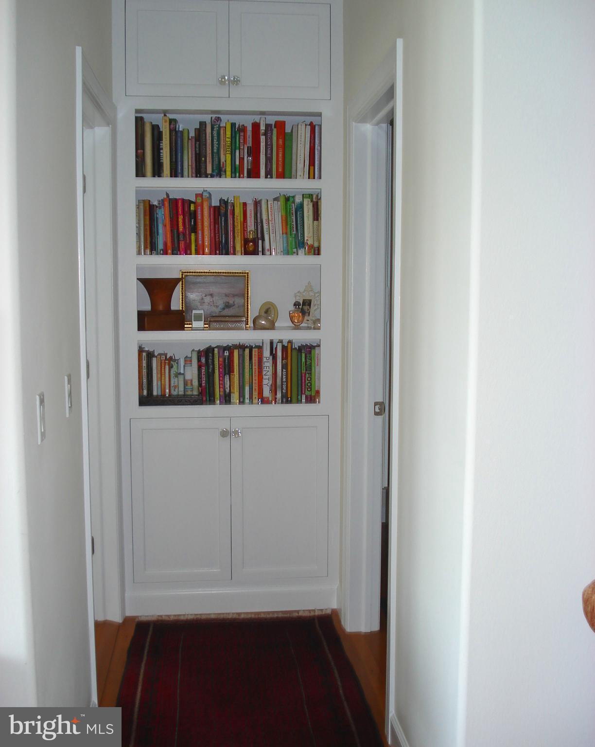 25946 River Road Newcomb, MD 21653 - Photo 17 of 30 ...hall leads to walk-in closet & master bath