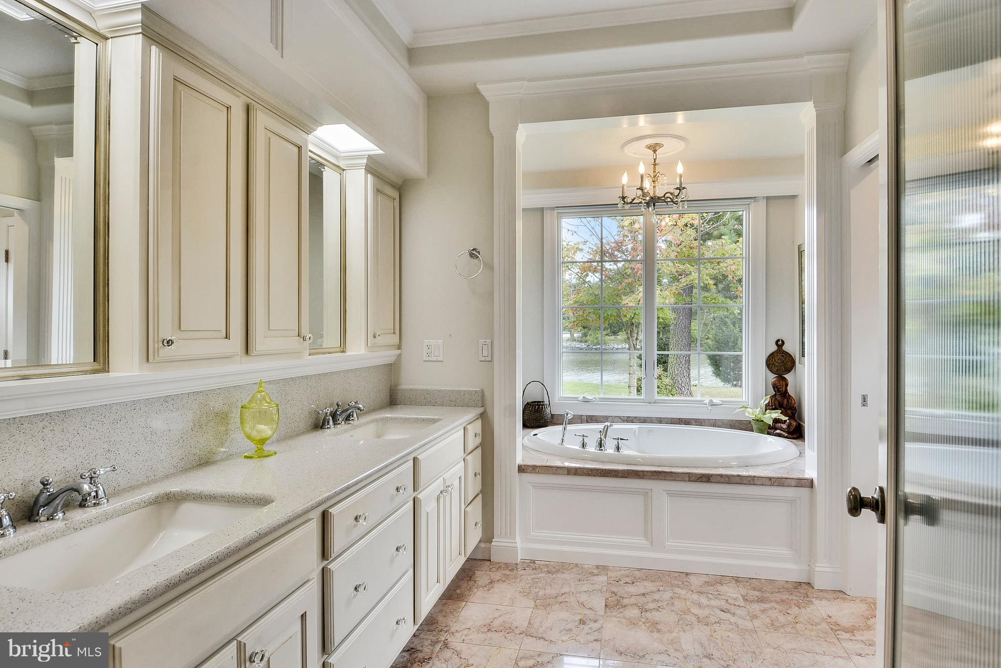 25946 River Road Newcomb, MD 21653 - Photo 19 of 30 ...built-ins, separate tub & shower