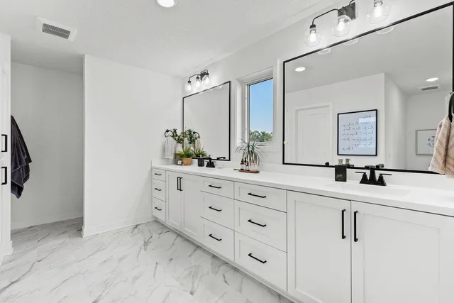 $999,900 | 1130 Griffin Avenue, Mahtomedi, MN 55115