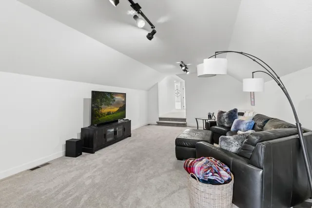 $999,900 | 1130 Griffin Avenue, Mahtomedi, MN 55115