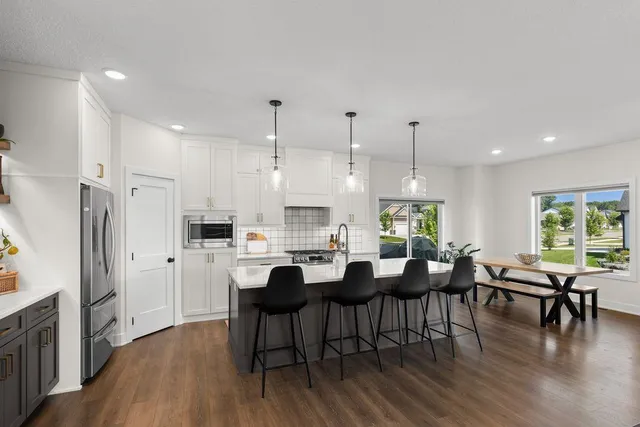 $999,900 | 1130 Griffin Avenue, Mahtomedi, MN 55115