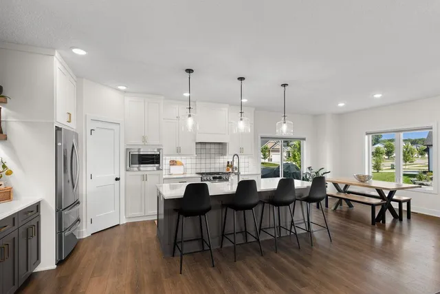 $999,900 | 1130 Griffin Avenue, Mahtomedi, MN 55115