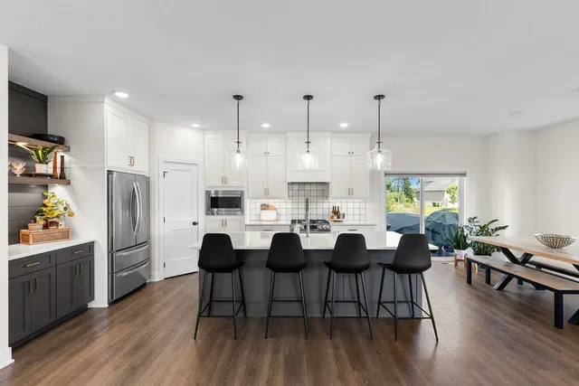 $999,900 | 1130 Griffin Avenue, Mahtomedi, MN 55115