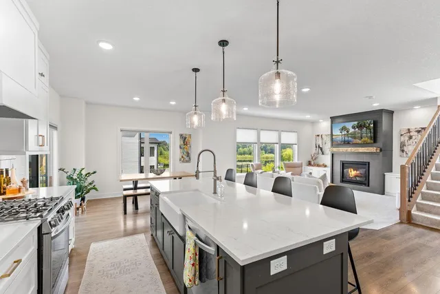 $999,900 | 1130 Griffin Avenue, Mahtomedi, MN 55115