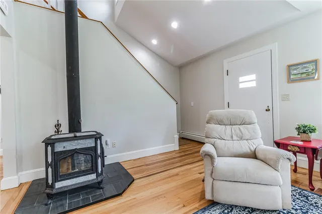 $4,000 | 110 Orchard Avenue, Middletown, RI 02842