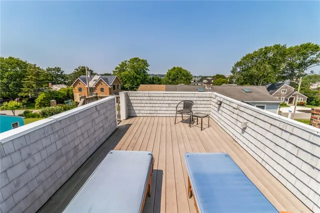 $4,000 | 110 Orchard Avenue, Middletown, RI 02842