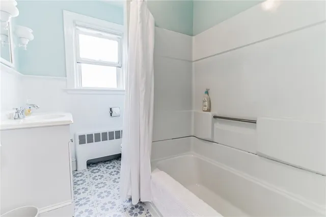 $4,000 | 110 Orchard Avenue, Middletown, RI 02842