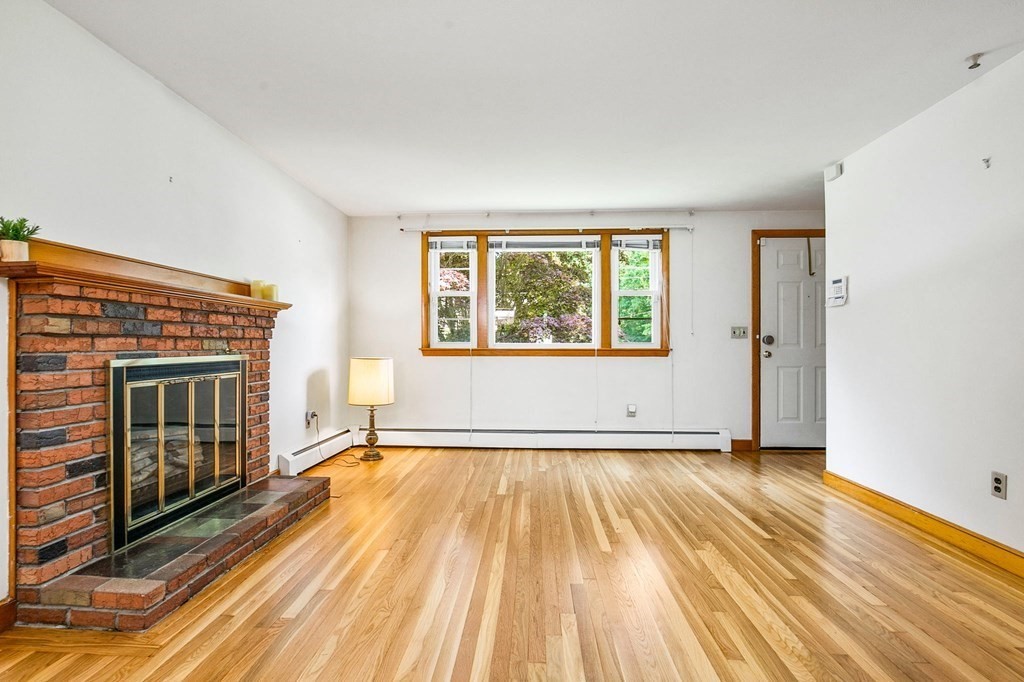 109 Spallus Road Stoughton, MA 02072 - Photo 2 of 41