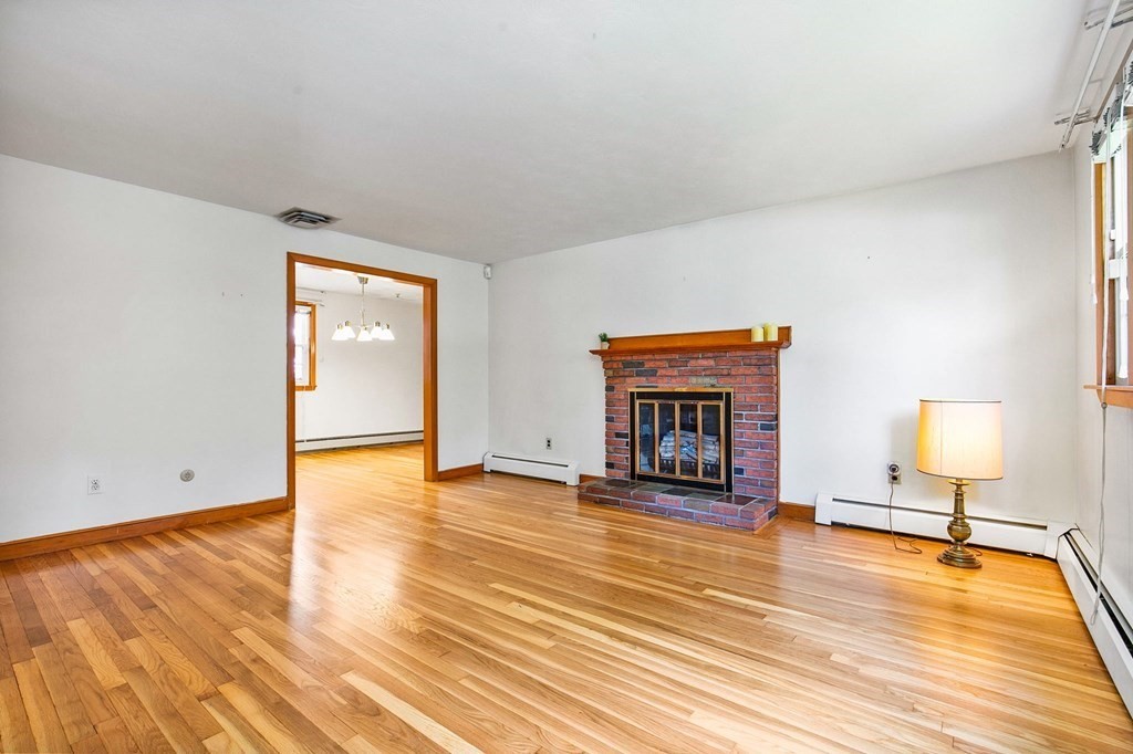 109 Spallus Road Stoughton, MA 02072 - Photo 3 of 41