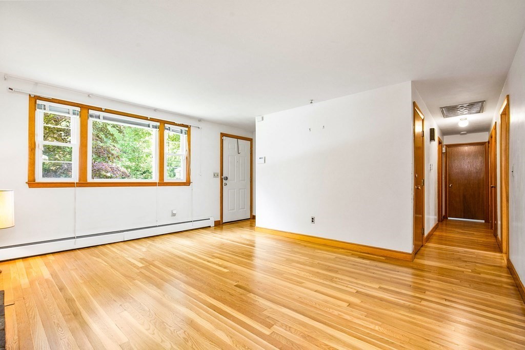 109 Spallus Road Stoughton, MA 02072 - Photo 4 of 41