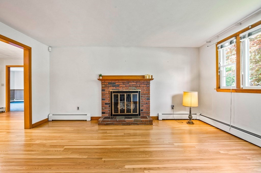 109 Spallus Road Stoughton, MA 02072 - Photo 5 of 41