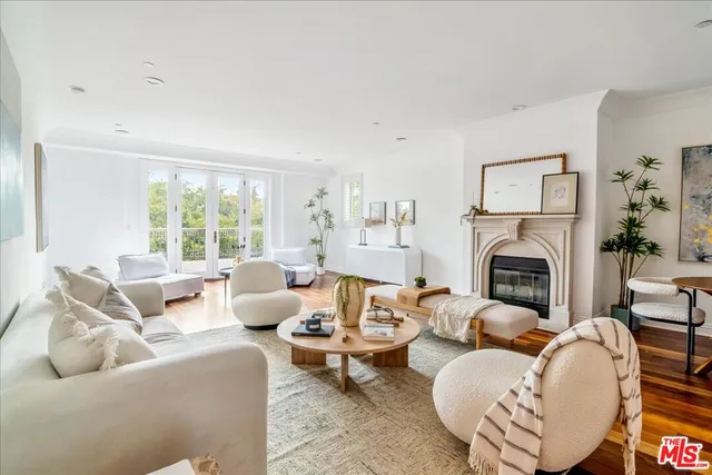 $1,399,000 | 261 South Reeves Drive, Unit 304, Beverly Hills, CA 90212