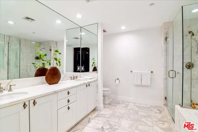 $1,399,000 | 261 South Reeves Drive, Unit 304, Beverly Hills, CA 90212