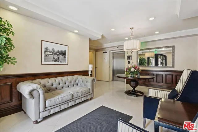 $1,399,000 | 261 South Reeves Drive, Unit 304, Beverly Hills, CA 90212