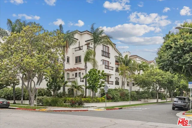 $1,399,000 | 261 South Reeves Drive, Unit 304, Beverly Hills, CA 90212