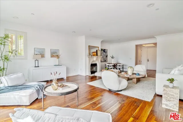 $1,399,000 | 261 South Reeves Drive, Unit 304, Beverly Hills, CA 90212