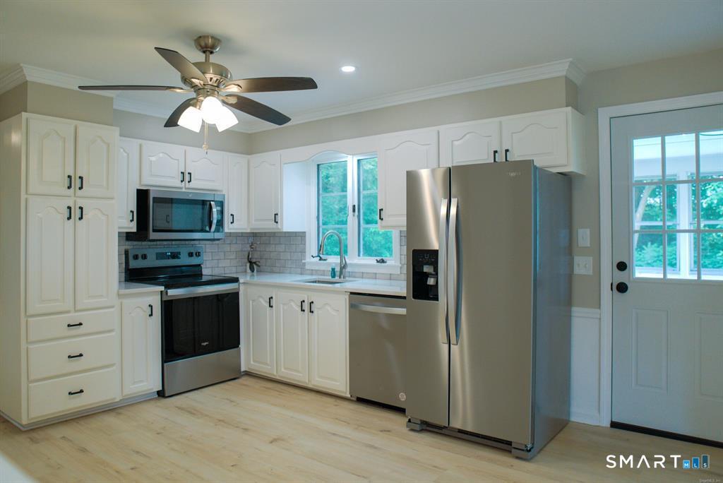 32 Kaynor Drive Waterbury, CT 06708 - Photo 6 of 23