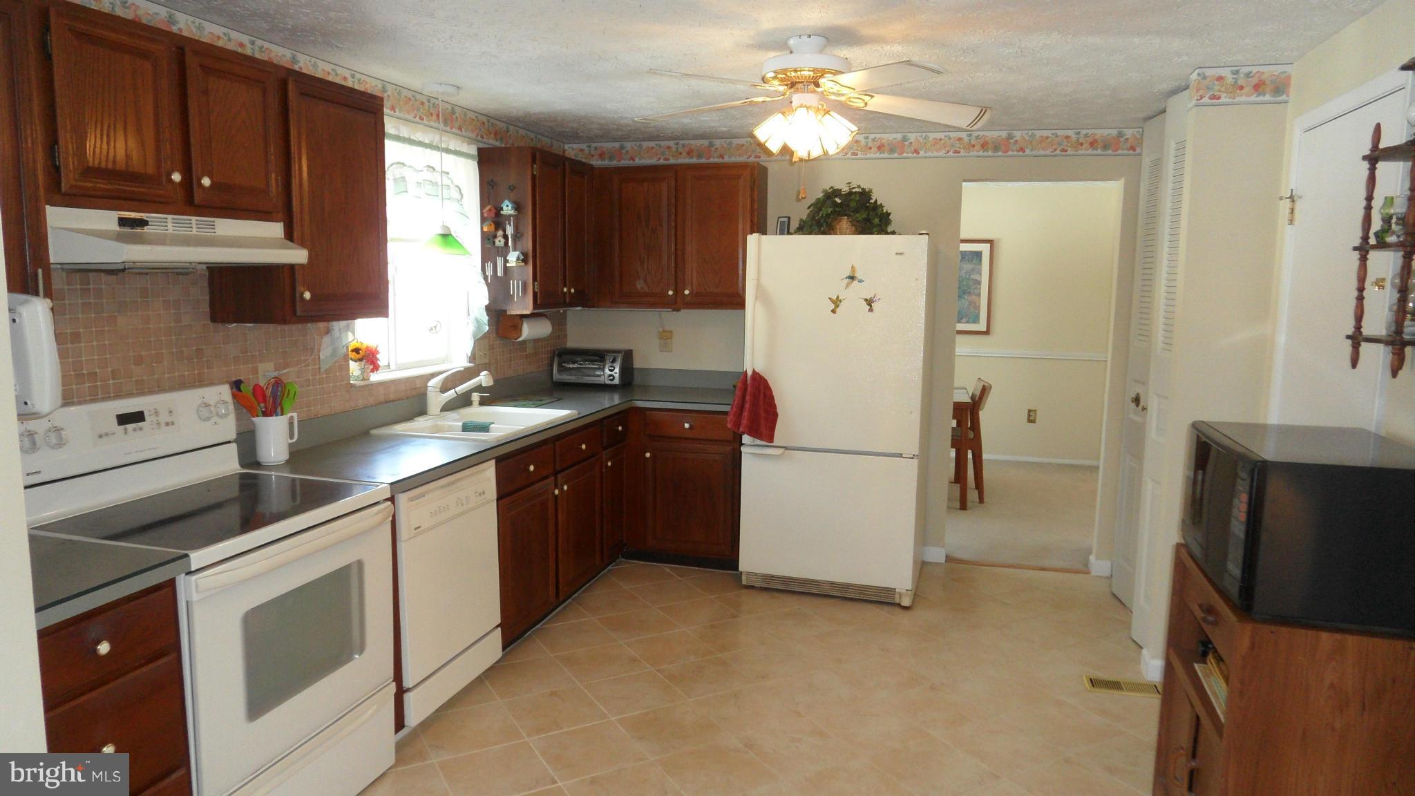 420 Belle Grove Road Gaithersburg, MD 20877 - Photo 8 of 30 Kitchen