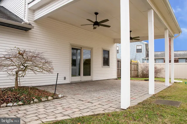 a view of a entrance of the house