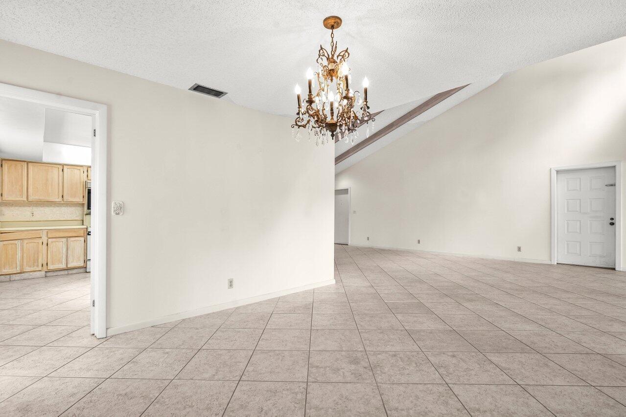 6109 Old Court Road, Unit 238 Boca Raton, FL 33433 - Photo 16 of 39 011-6109OldCourtRoad-Unit238-BocaRaton-F