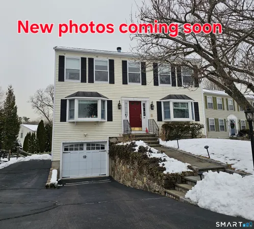 $899,000 | 5 Lacey Lane, Norwalk, CT 06854