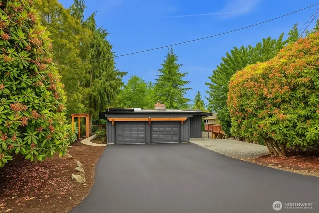 $910,000 | 406 Center Place, Everett, WA 98203