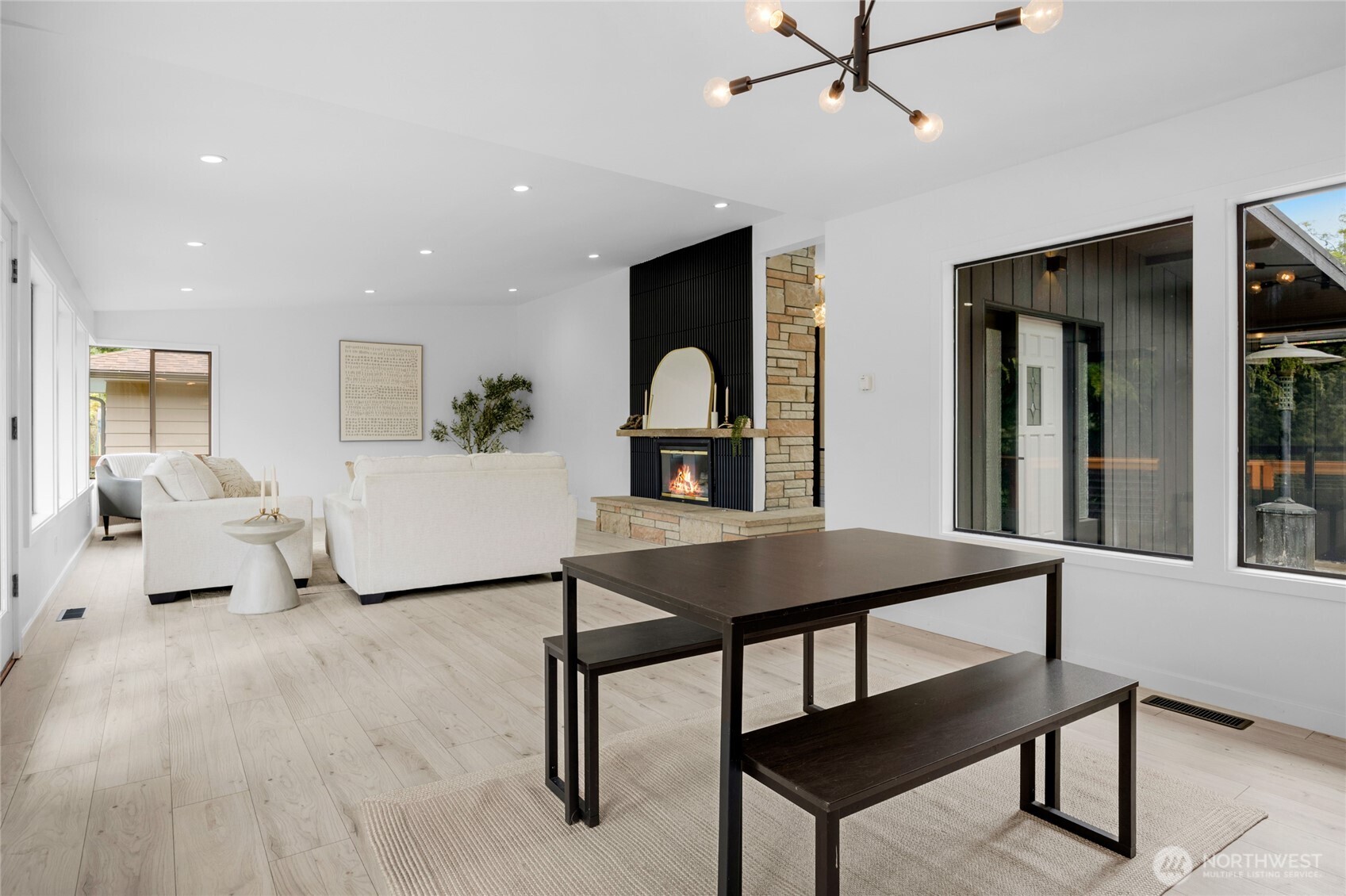 406 Center Place Everett, WA 98203 - Photo 8 of 28