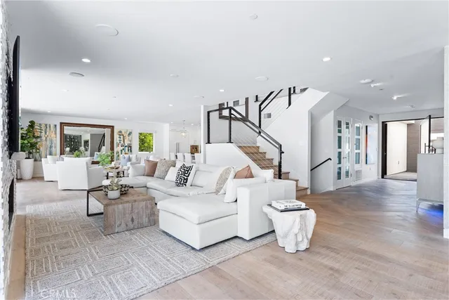 $16,250,000 | 552 Seaward Road, Corona del Mar, CA 92625