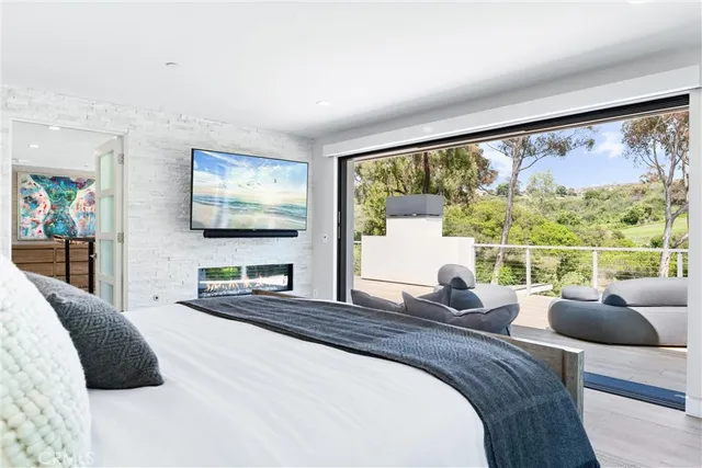 $16,250,000 | 552 Seaward Road, Corona del Mar, CA 92625