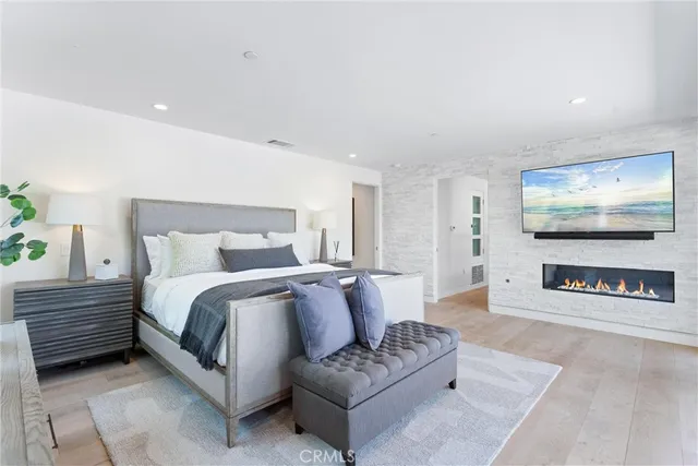 $16,250,000 | 552 Seaward Road, Corona del Mar, CA 92625