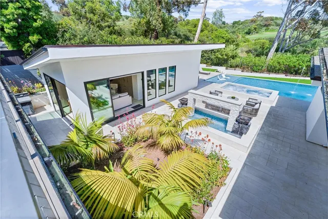 $16,250,000 | 552 Seaward Road, Corona del Mar, CA 92625