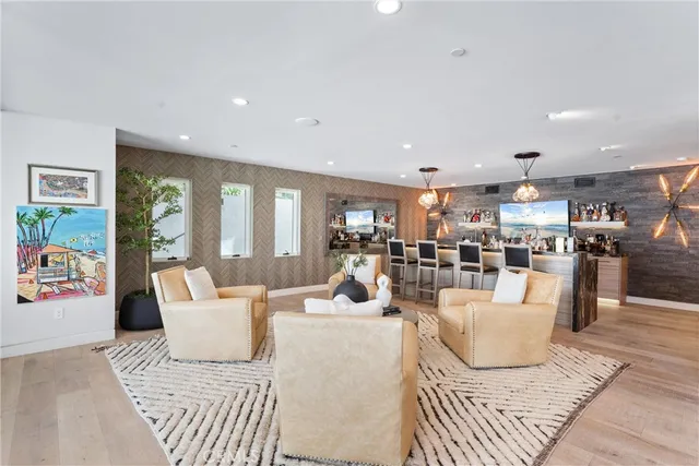 $16,250,000 | 552 Seaward Road, Corona del Mar, CA 92625