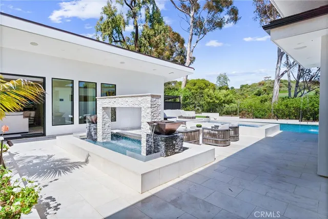 $16,250,000 | 552 Seaward Road, Corona del Mar, CA 92625