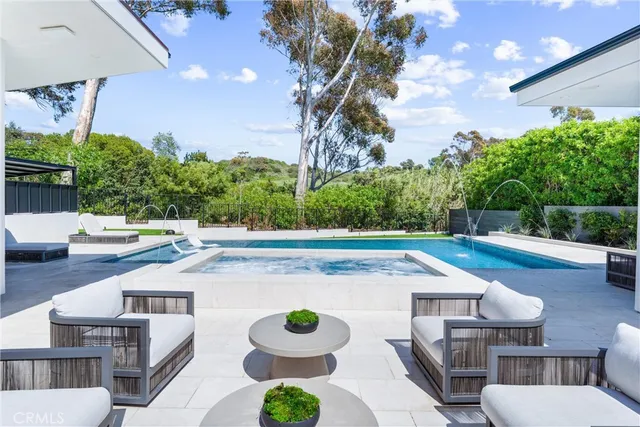 $16,250,000 | 552 Seaward Road, Corona del Mar, CA 92625