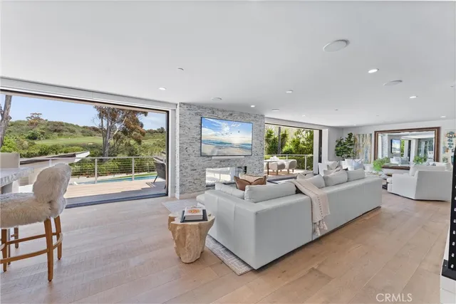 $16,250,000 | 552 Seaward Road, Corona del Mar, CA 92625