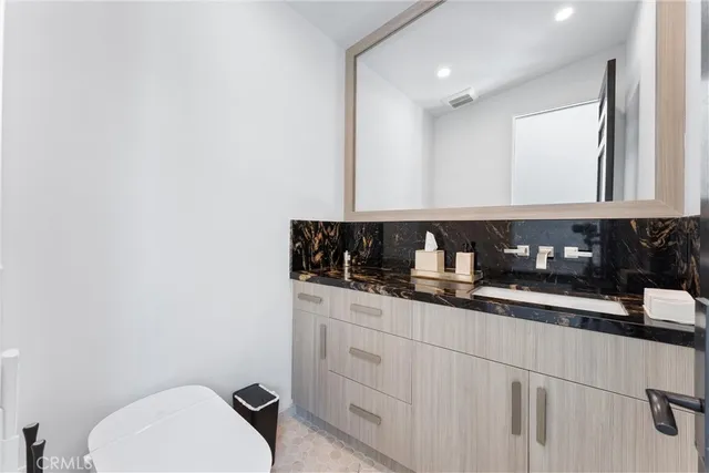 $16,250,000 | 552 Seaward Road, Corona del Mar, CA 92625