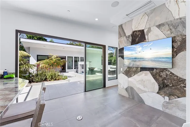 $16,250,000 | 552 Seaward Road, Corona del Mar, CA 92625