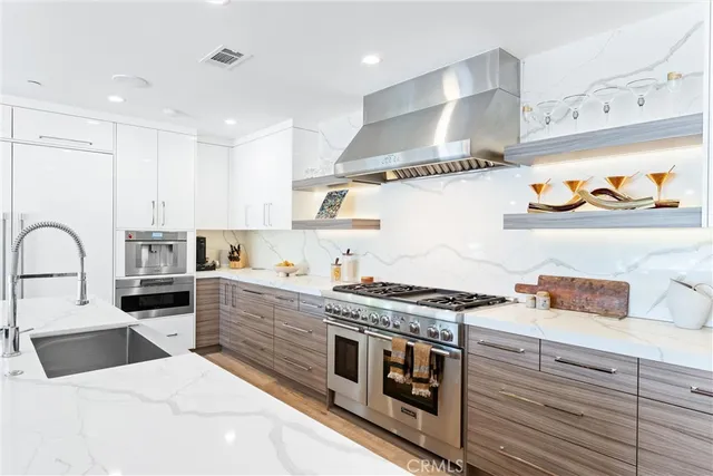 $16,250,000 | 552 Seaward Road, Corona del Mar, CA 92625