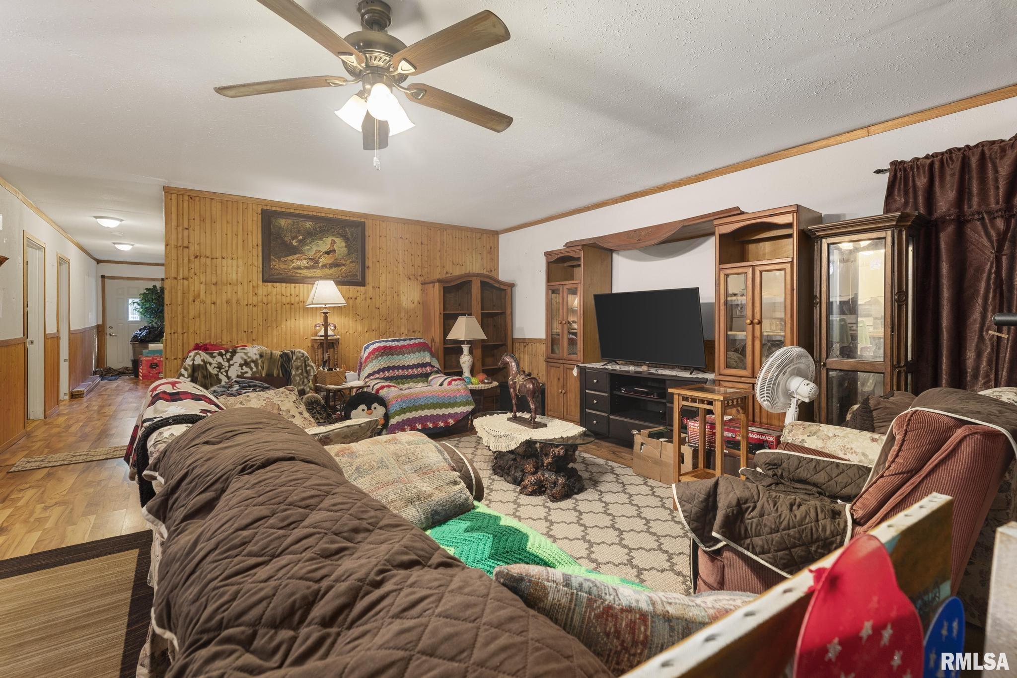 35261 North Middle Grove Road Farmington, IL 61531 - Photo 14 of 28