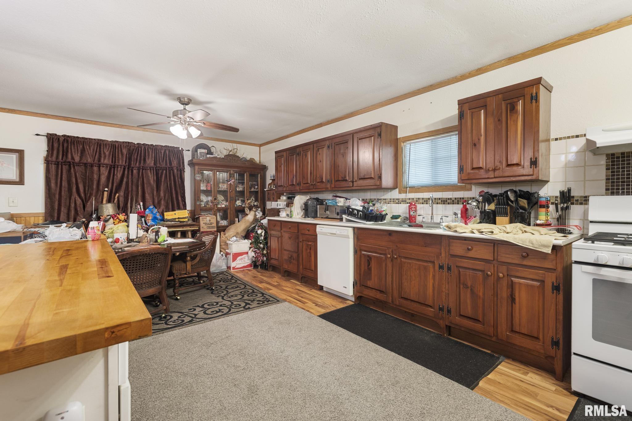 35261 North Middle Grove Road Farmington, IL 61531 - Photo 16 of 28