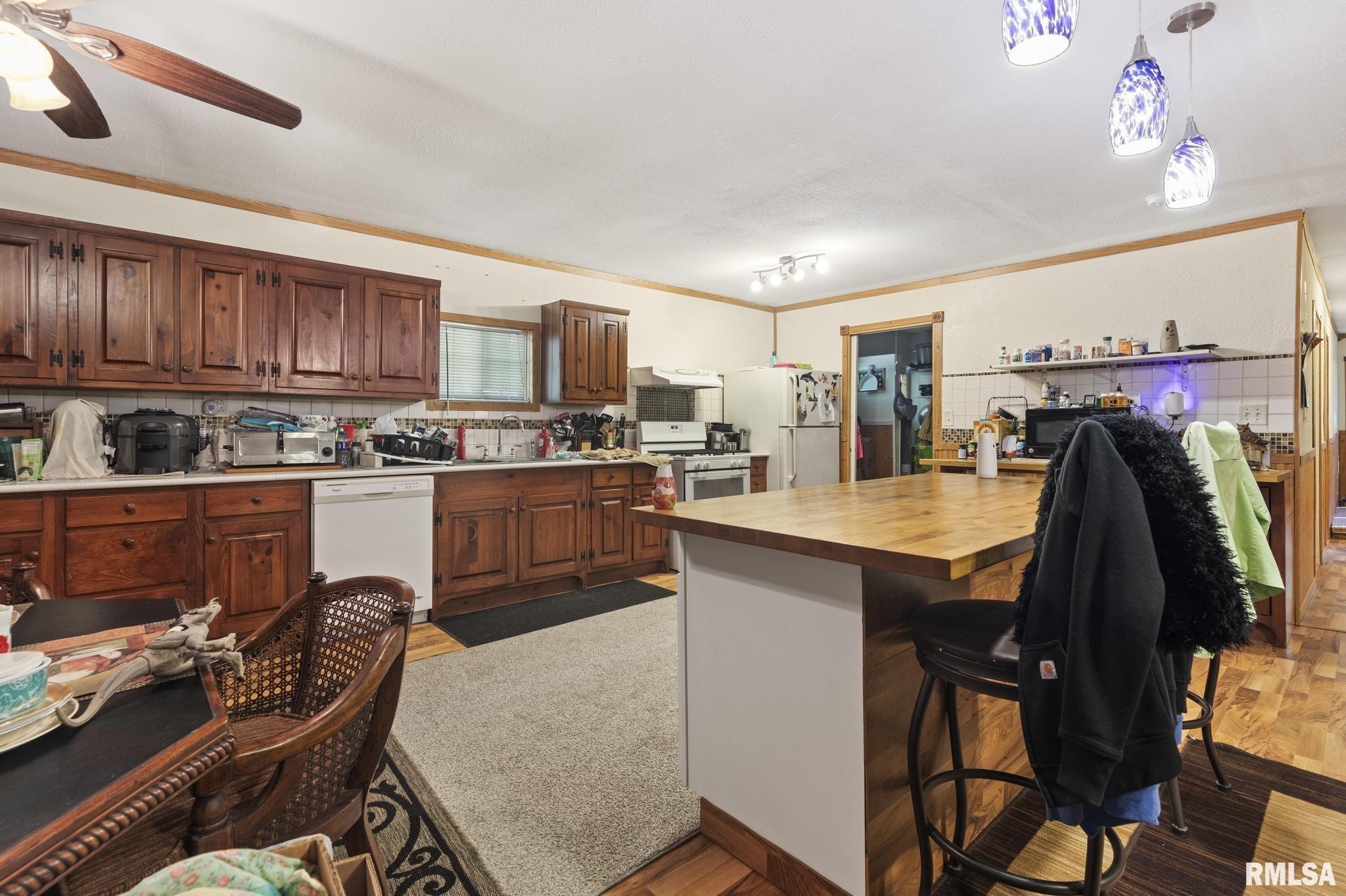 35261 North Middle Grove Road Farmington, IL 61531 - Photo 17 of 28
