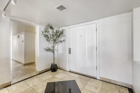 $3,475,000 | 4912 East Arroyo Verde Drive, Unit 8, Paradise Valley, AZ 85253