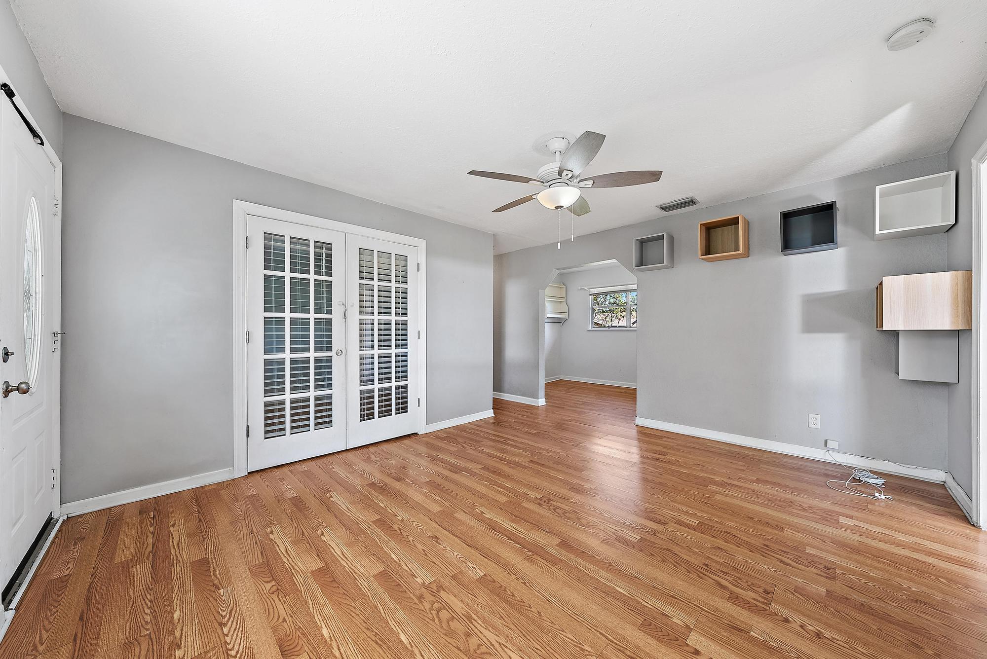 6833 2nd Street Jupiter, FL 33458 - Photo 5 of 30 Living Room