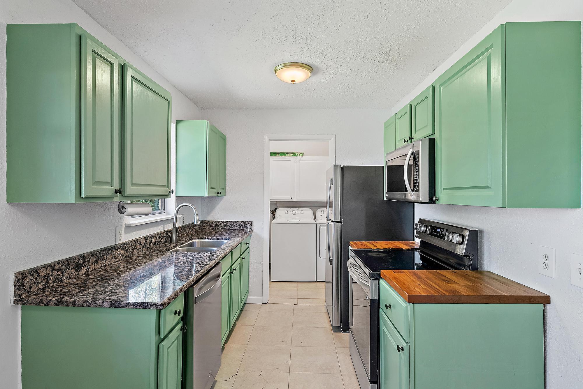 6833 2nd Street Jupiter, FL 33458 - Photo 8 of 30 Kitchen