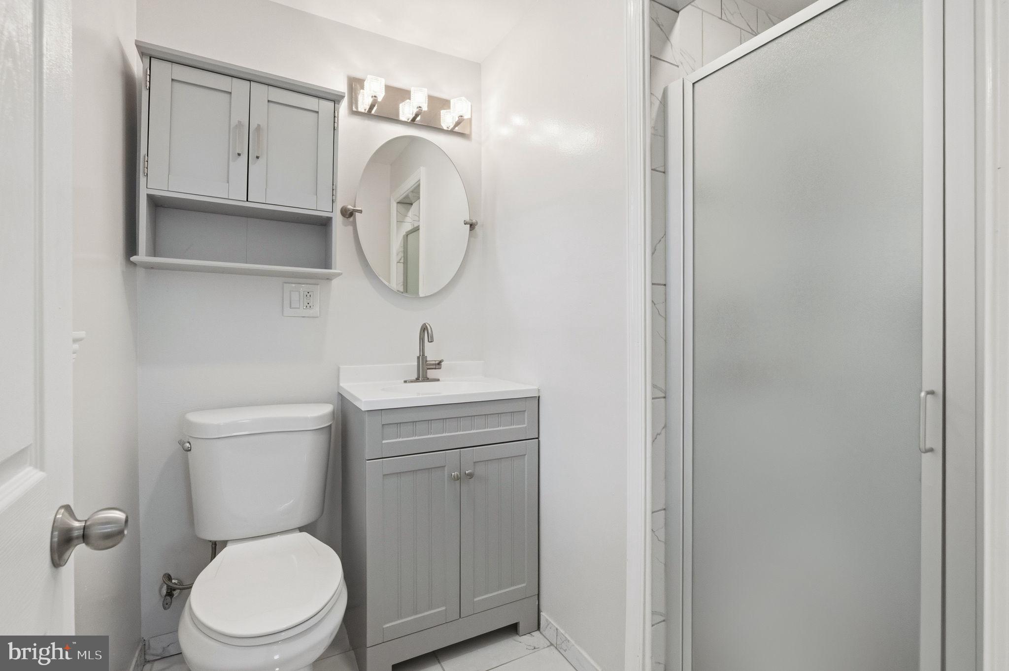 525 Broadview Road Upper Darby, PA 19082 - Photo 27 of 43 Primary Full Bath