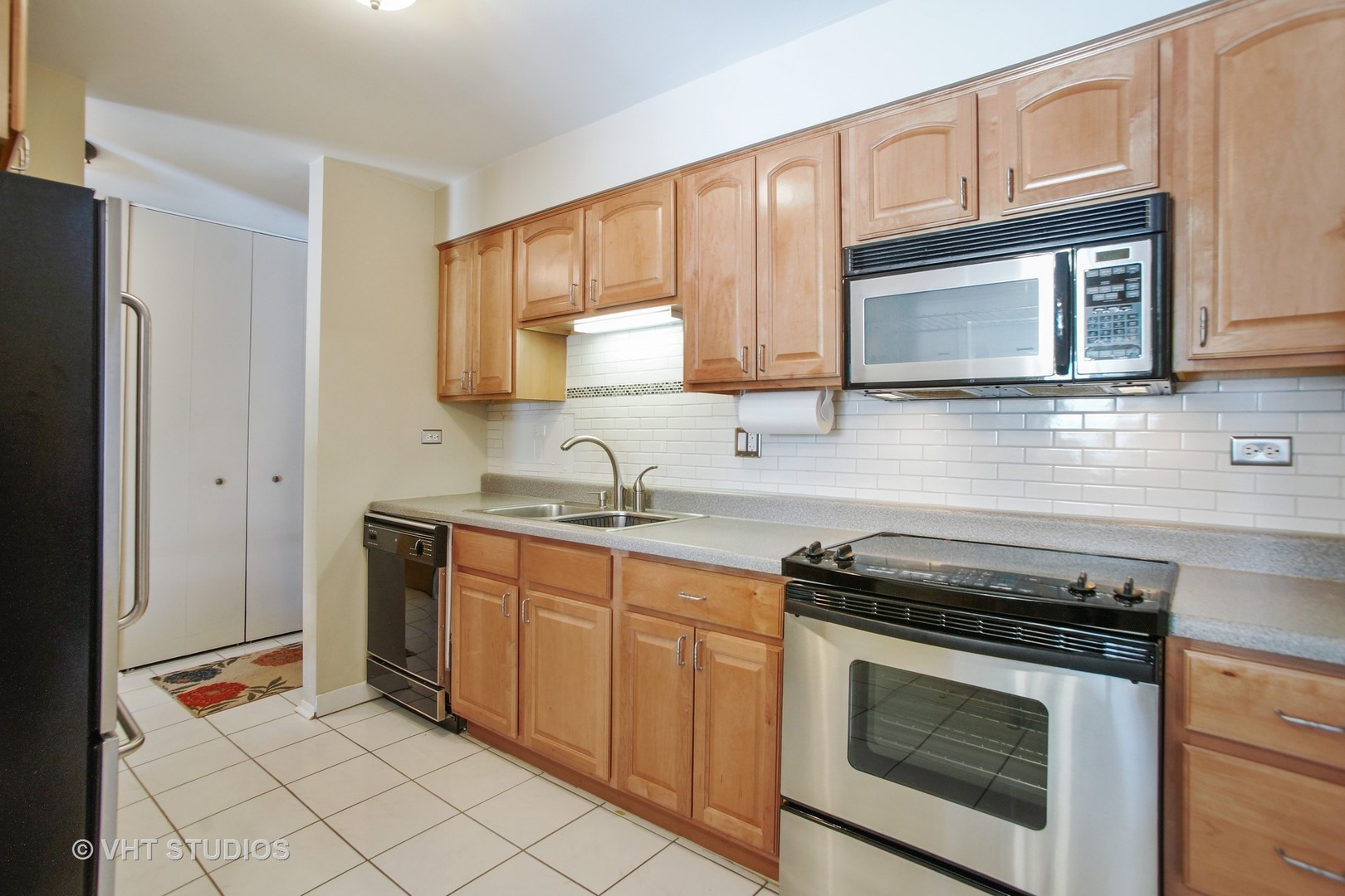 1415 East Central Road, Unit 206A Arlington Heights, IL 60005 - Photo 6 of 18