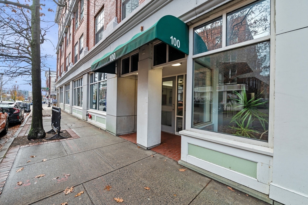 100 Washington Street, Unit 4 Beverly, MA 01915 - Photo 4 of 17