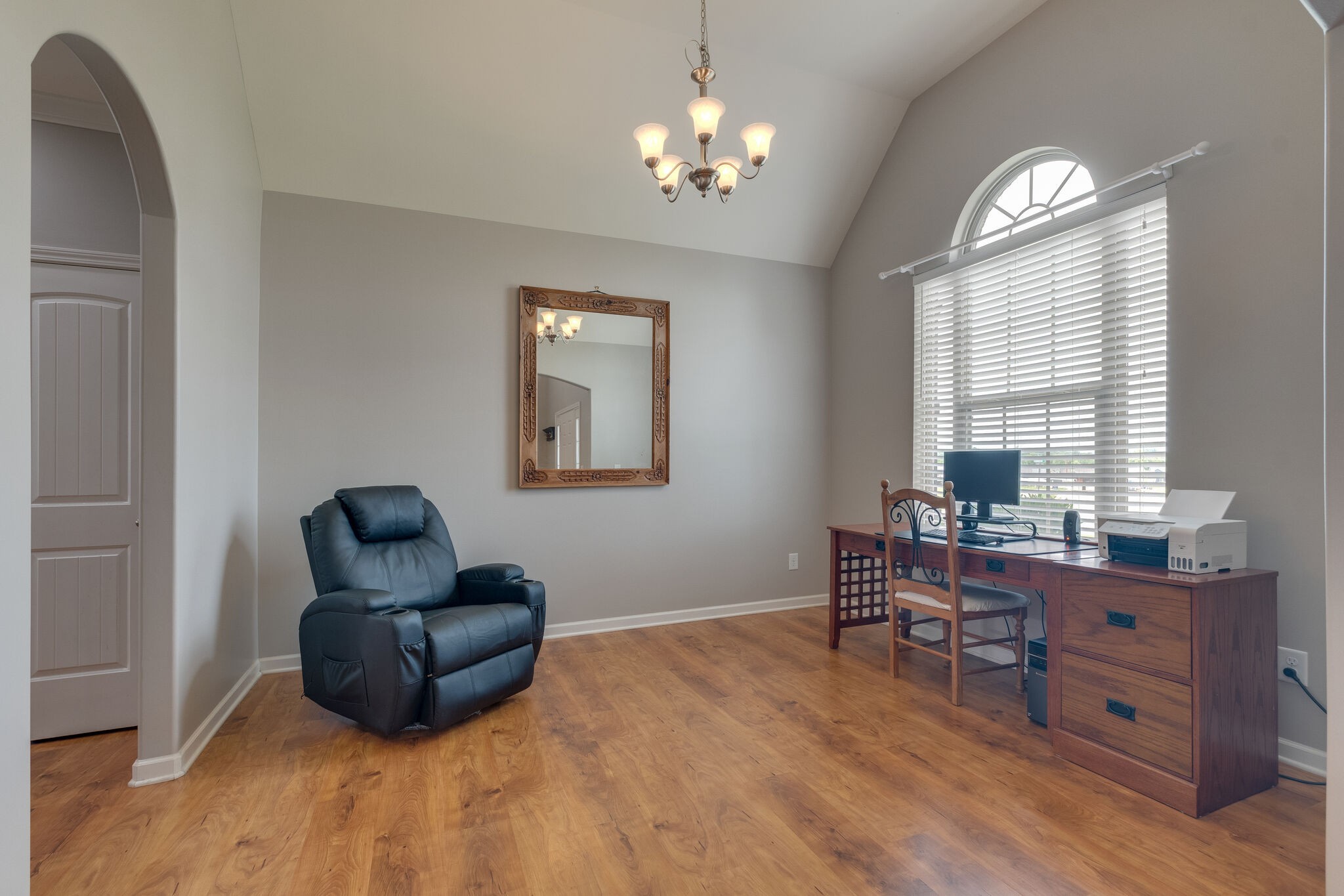2018 Lincoln Road Spring Hill, TN 37174 - Photo 7 of 32 a livingroom with window