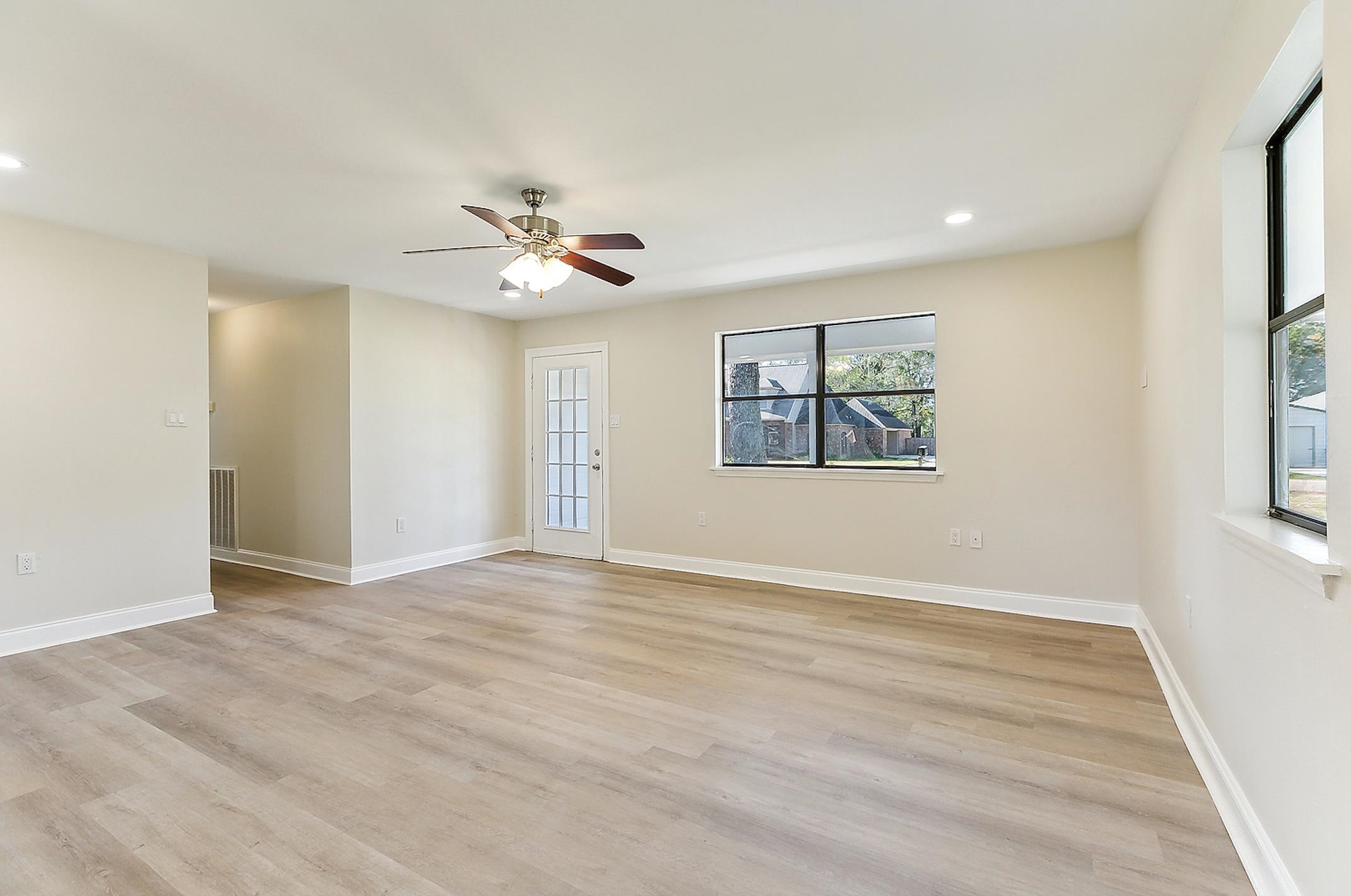 10248 Serene Road Denham Springs, LA 70726 - Photo 3 of 18 Gallery Image 3