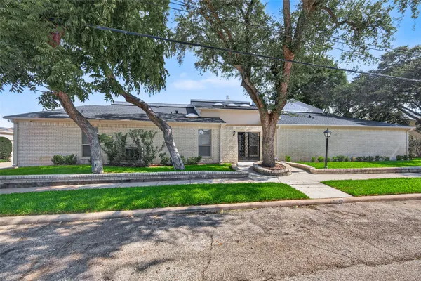 $3,000 | 5218 Palmetto Street, Bellaire, TX 77401